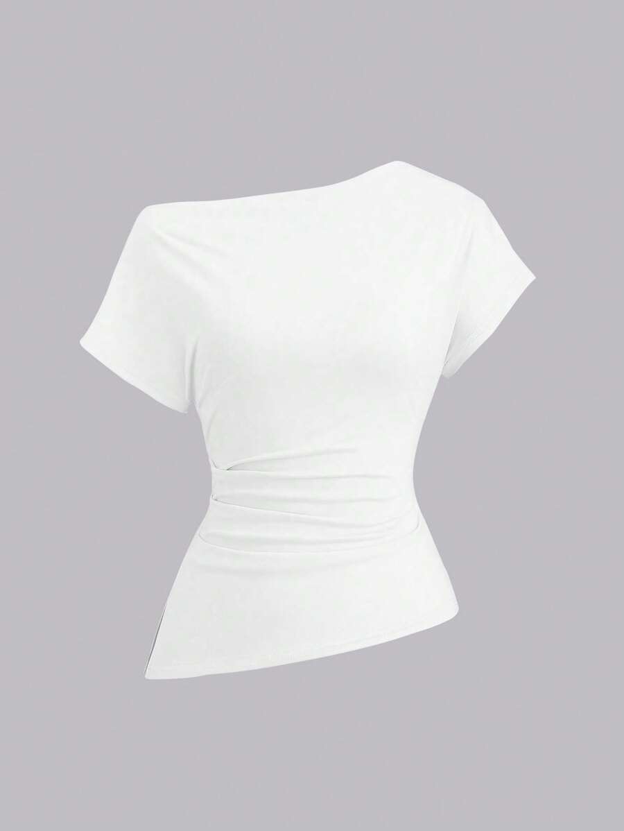 SHEIN Sweetra تي شيرت أبيض غير متماثل بأكمام قصيرة