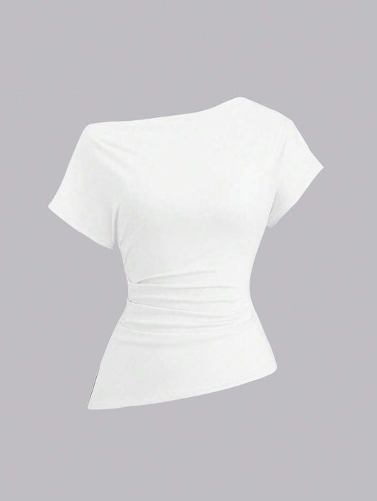 SHEIN Sweetra تي شيرت أبيض غير متماثل بأكمام قصيرة