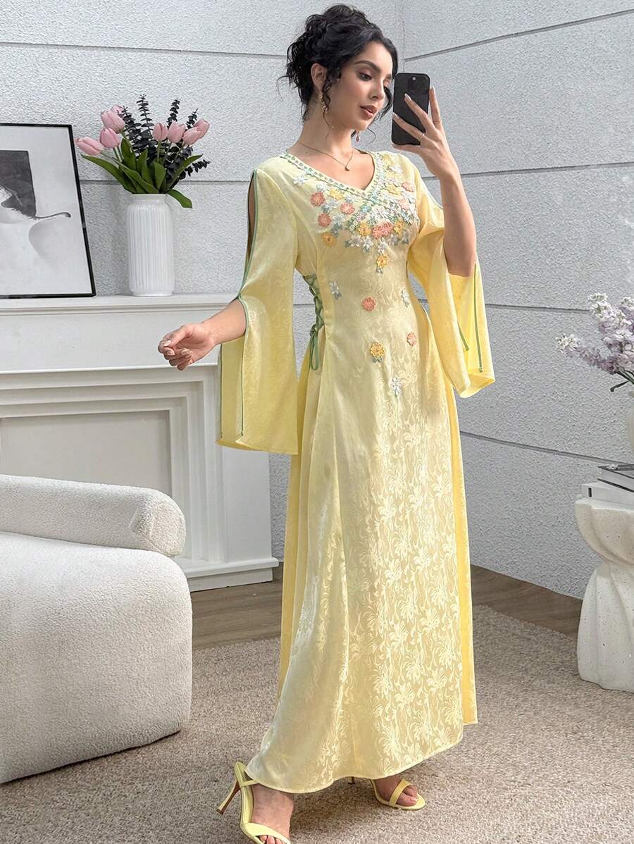 SHEIN Yasmyna فستان أصفر بأكمام جرس مزخرف بألوان زهرية