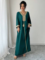 SHEIN Rafferiza فستان عربي مزين بسلسلة ذهبية وشرابات
