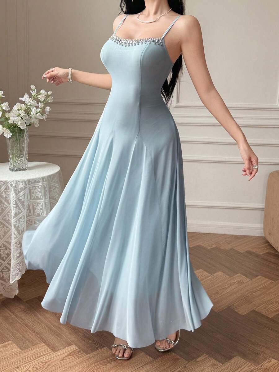 SHEIN DAZY فستان ماكسي بلون أزرق فاتح مزين بالراين ستون