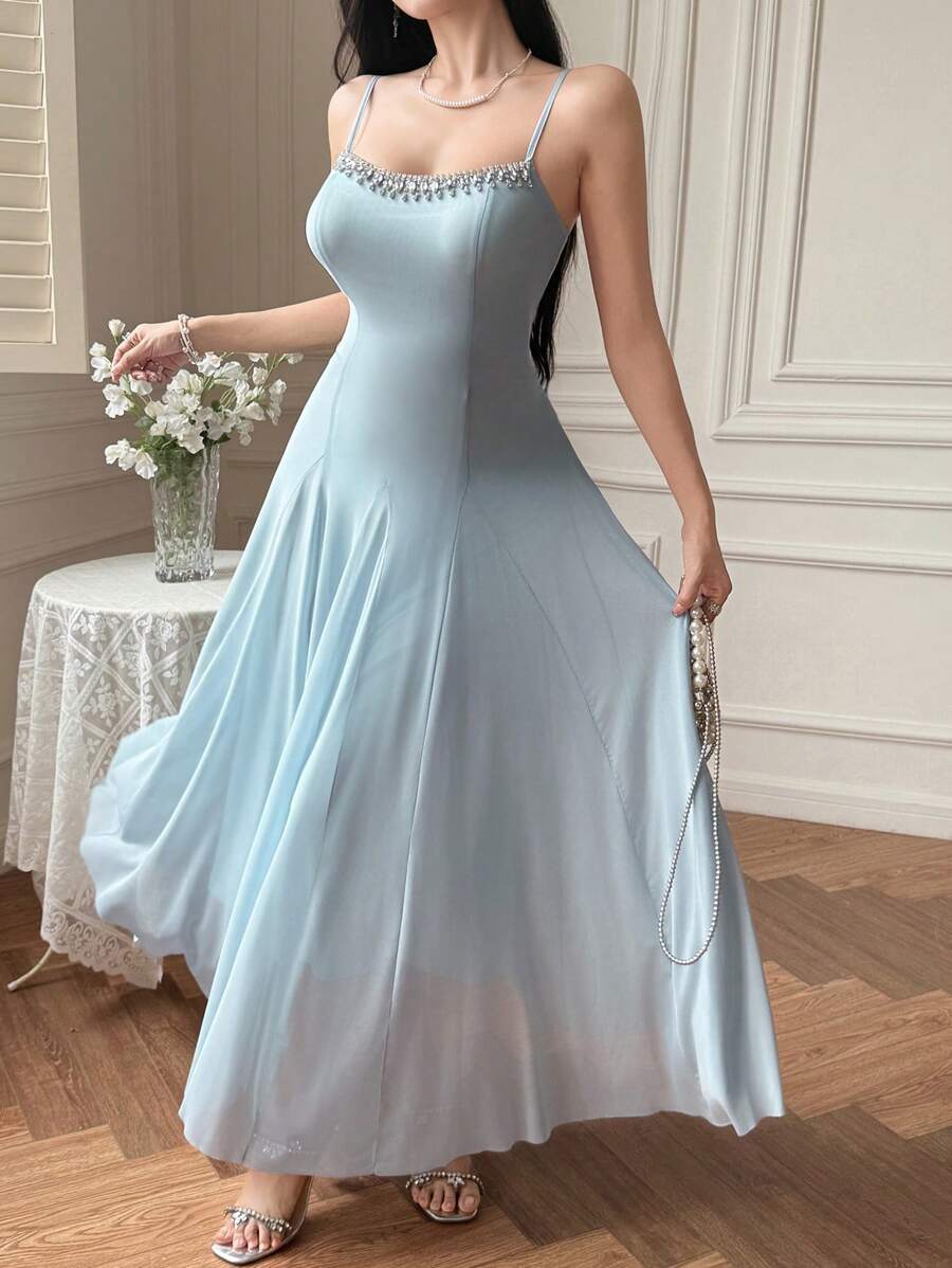 SHEIN DAZY فستان ماكسي بلون أزرق فاتح مزين بالراين ستون