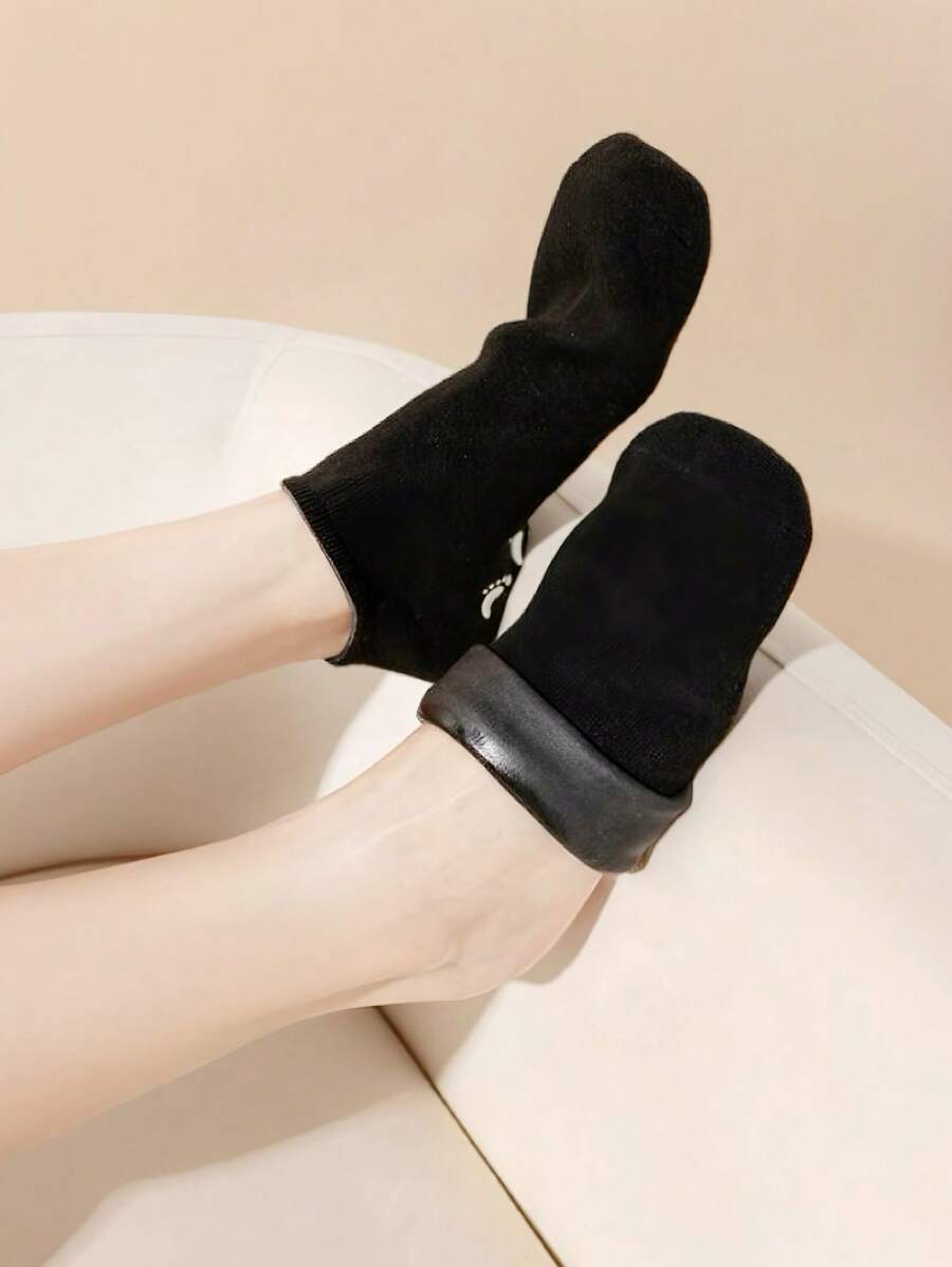 SHEIN زوج أقنعة قدم بالزيوت الأساسية لتبييض وترطيب القدمين