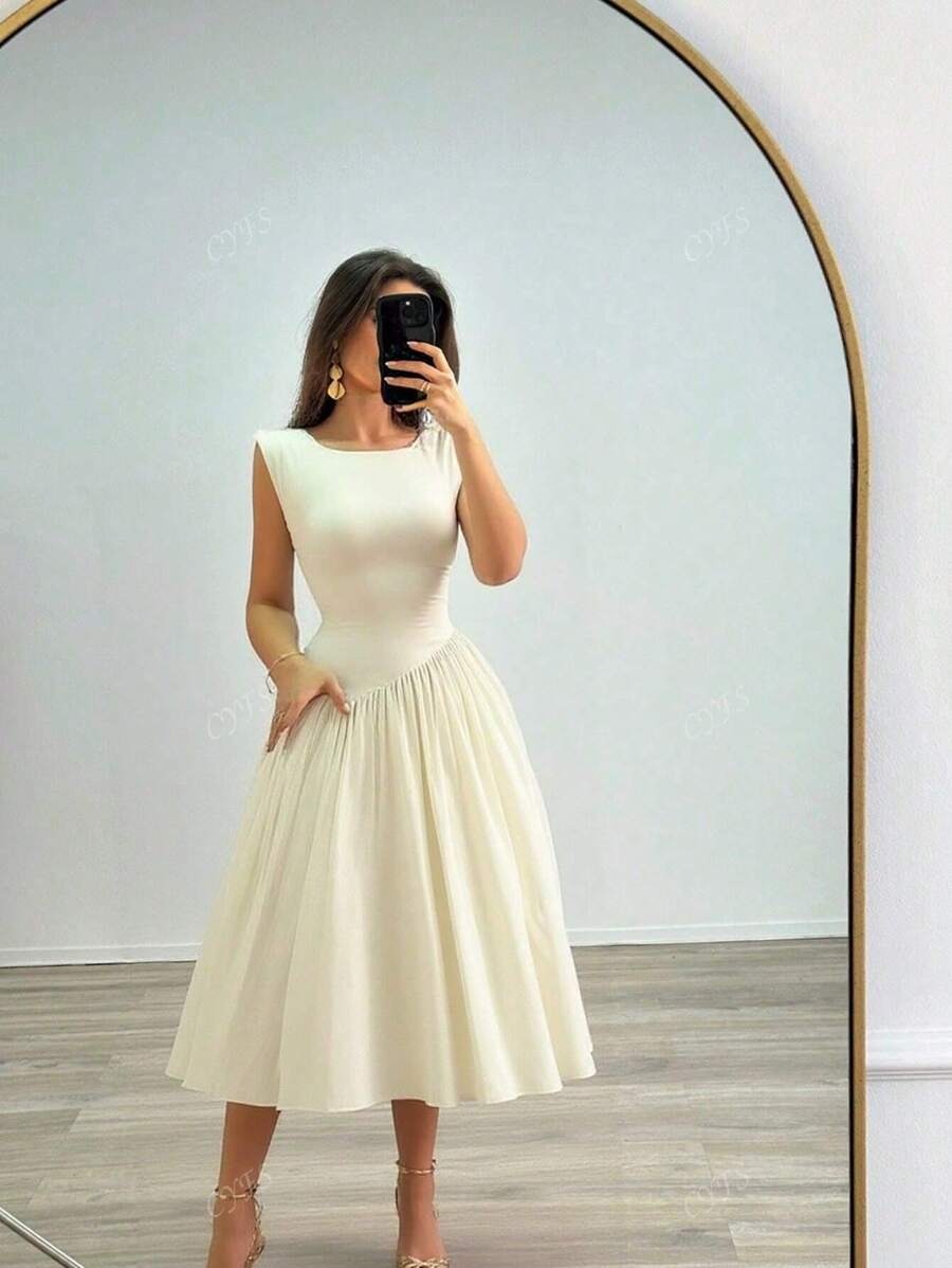 SHEIN فستان صيفي ربيعي بلون بيج بدون أكمام بتصميم تريندي جذاب