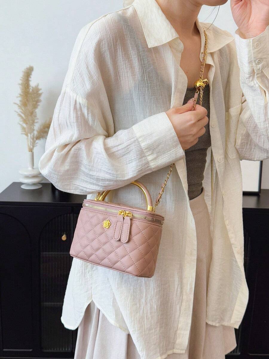 SHEIN حقيبة من القماش المطرز منقوشة بسلسة للكتف
