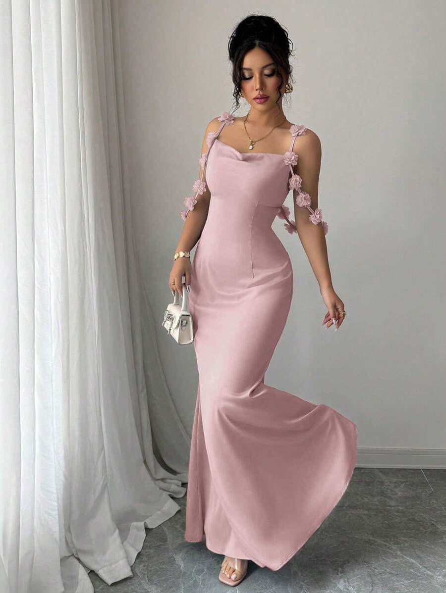 SHEIN Elenzga فستان وردي بأشرطة رفيعة ونقشة أزهار