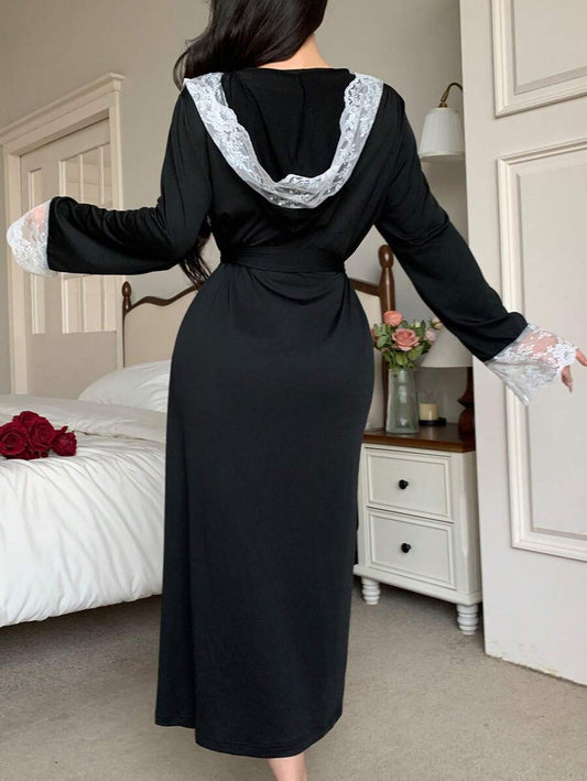 SHEIN رداء حمام أنيق من الدانتيل والرقع