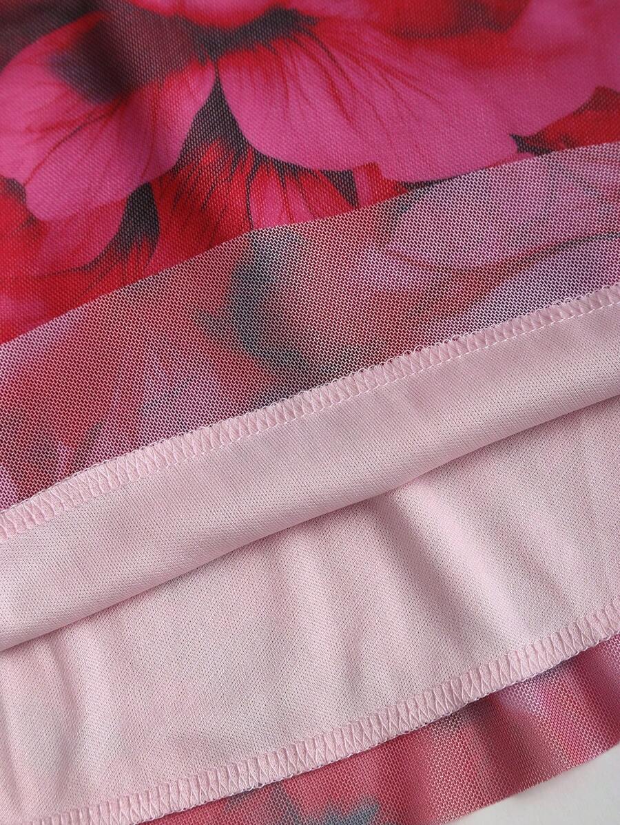 SHEIN Sweetra فستان قصير بطبعة وزخرفة زهور ثلاثية الأبعاد