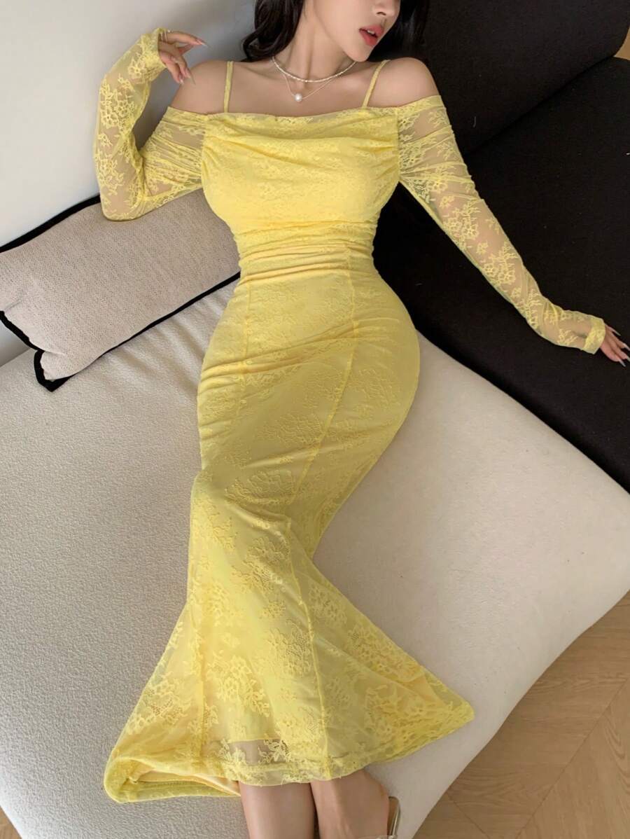 SHEIN Modelyn فستان سهرة أصفر من الدانتيل بحمالات رفيعة وأكمام طويلة