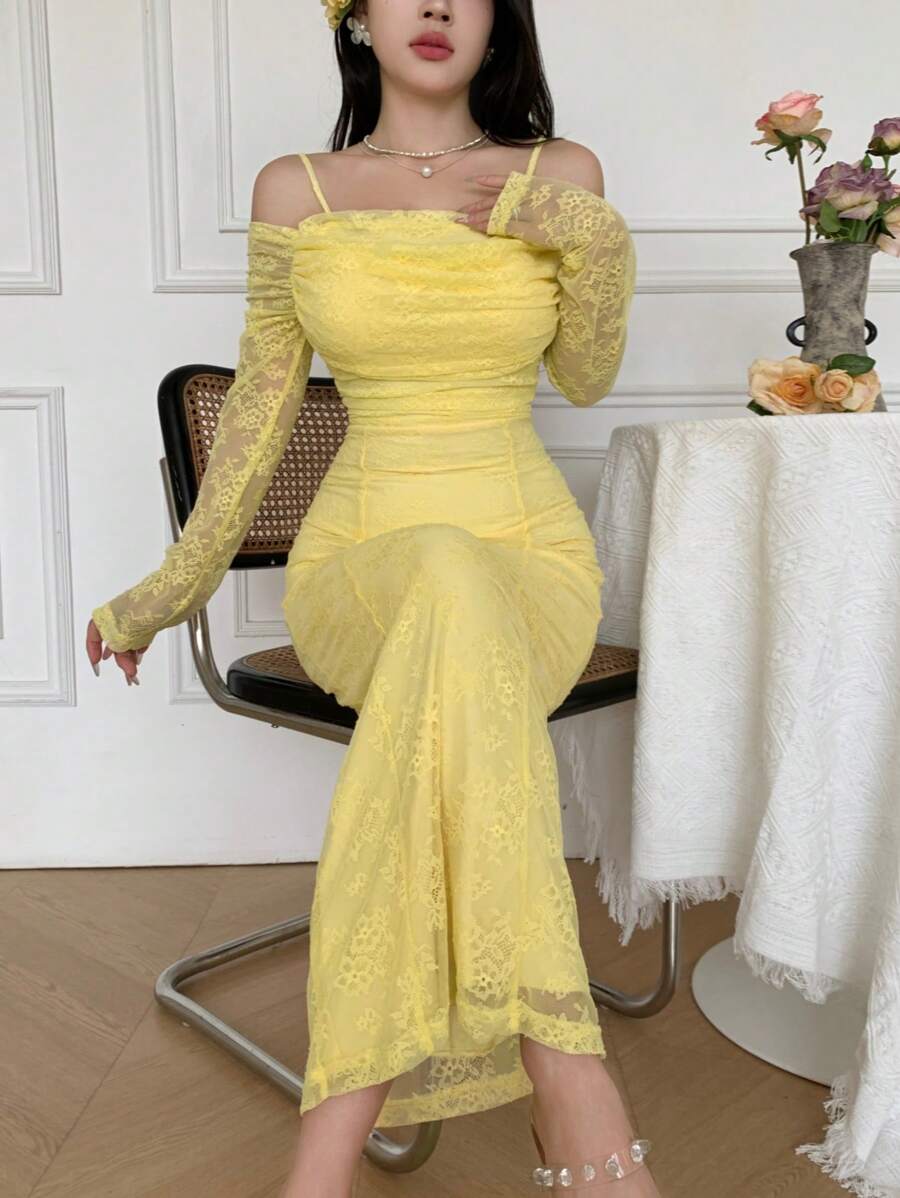 SHEIN Modelyn فستان سهرة أصفر من الدانتيل بحمالات رفيعة وأكمام طويلة