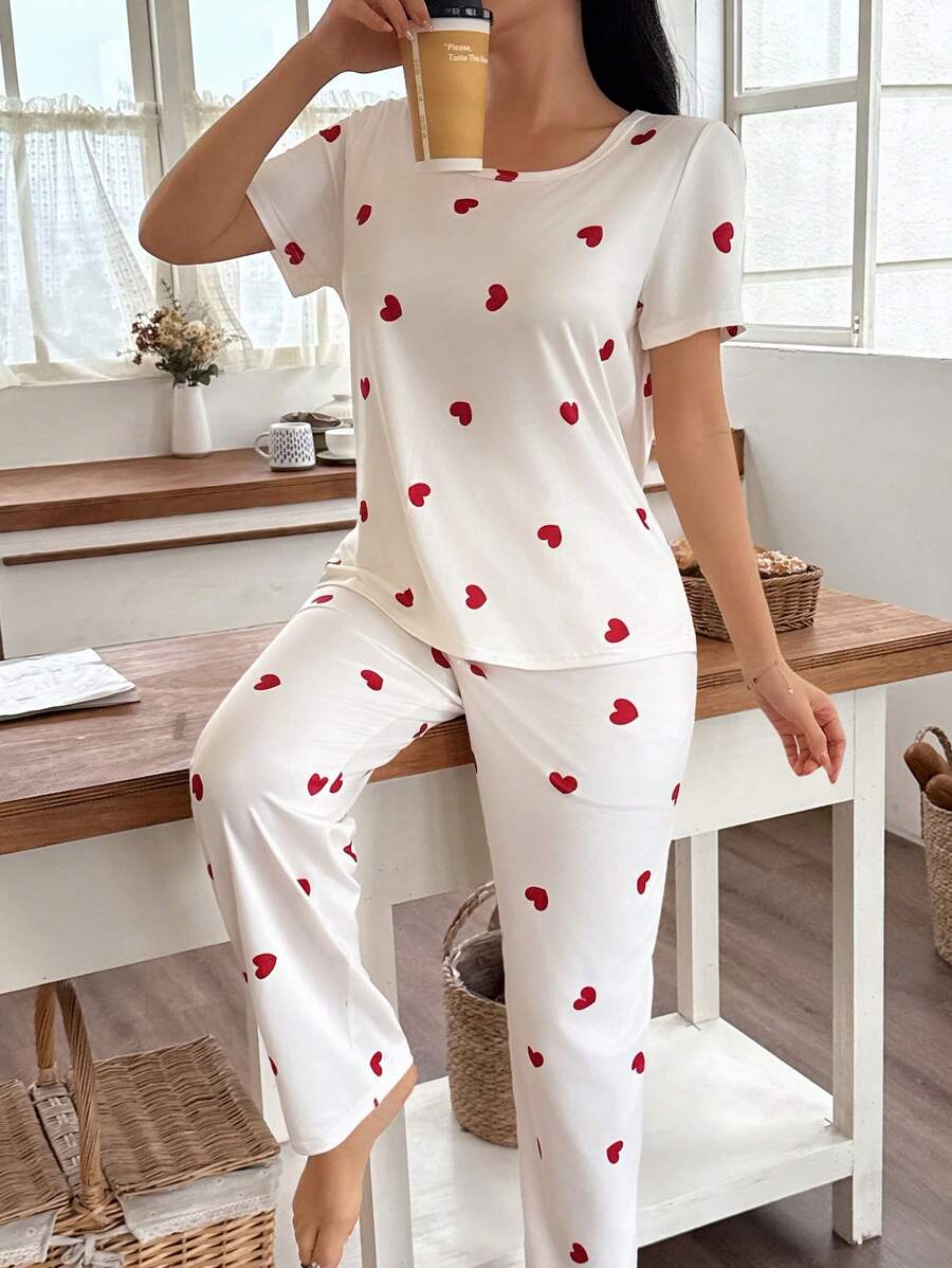 SHEIN Dream Adore طقم بيجامة نسائية بلوزة وشورت بطبعة قلب