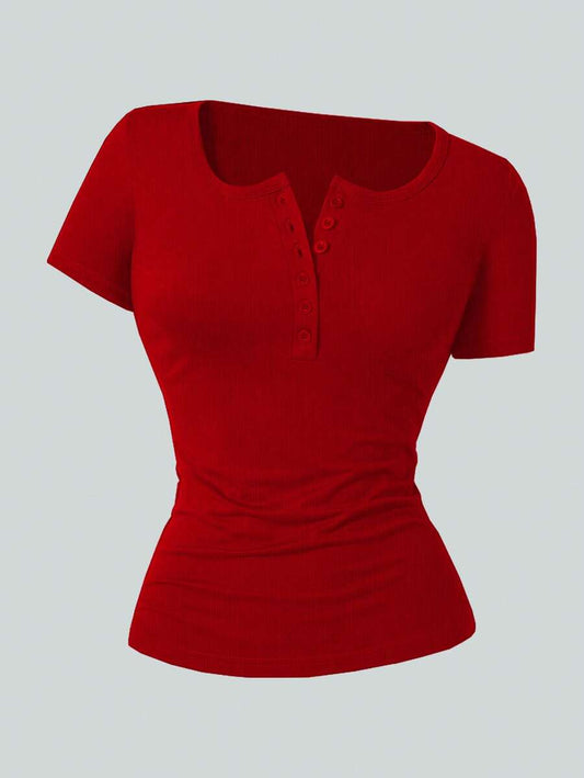 SHEIN INAWLY تي شيرت نسائي أحمر بأزرار أمامية بياقة دائرية