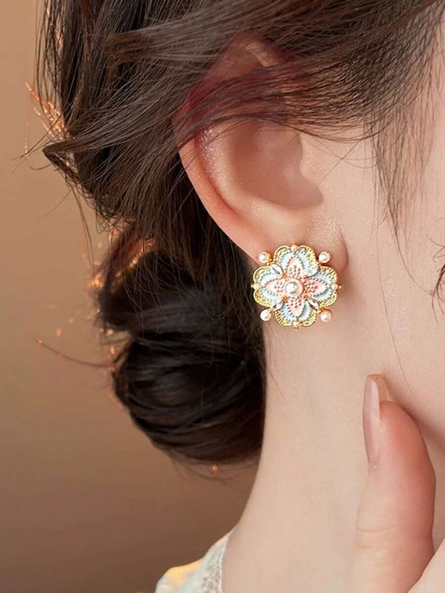 SHEIN زوج أقراط نسائية فاخرة بتصميم زهري