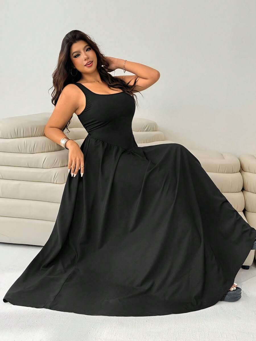 SHEIN Solflare فستان ماكسي أسود بدون أكمام للمقاسات الكبيرة