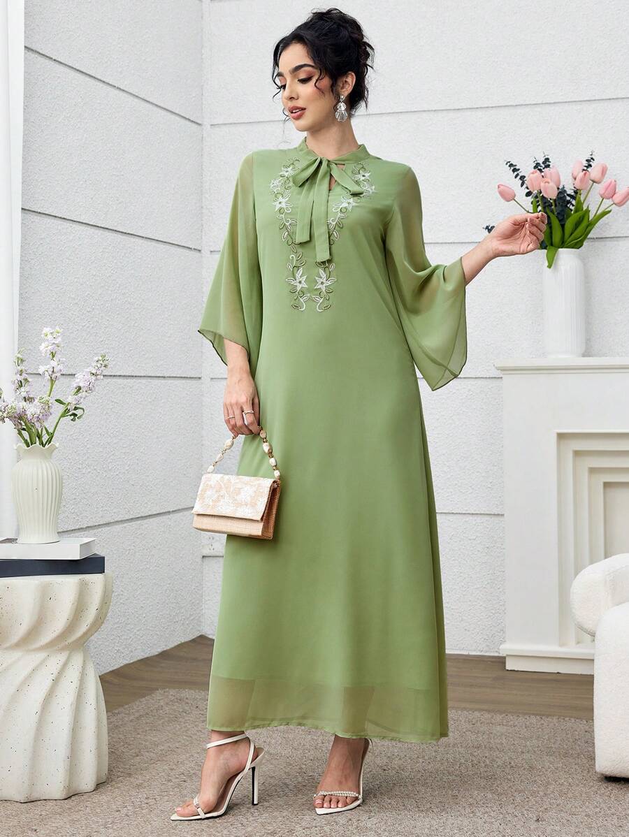 SHEIN Yasmyna فستان اخضر عربي بأكمام طويلة وياقة مطرزة