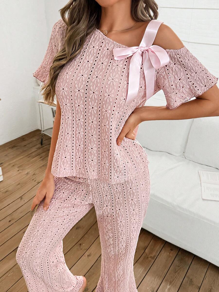 SHEIN طقم ملابس منزلية قصيرة الأكمام مع ربطة عنق كاجوال