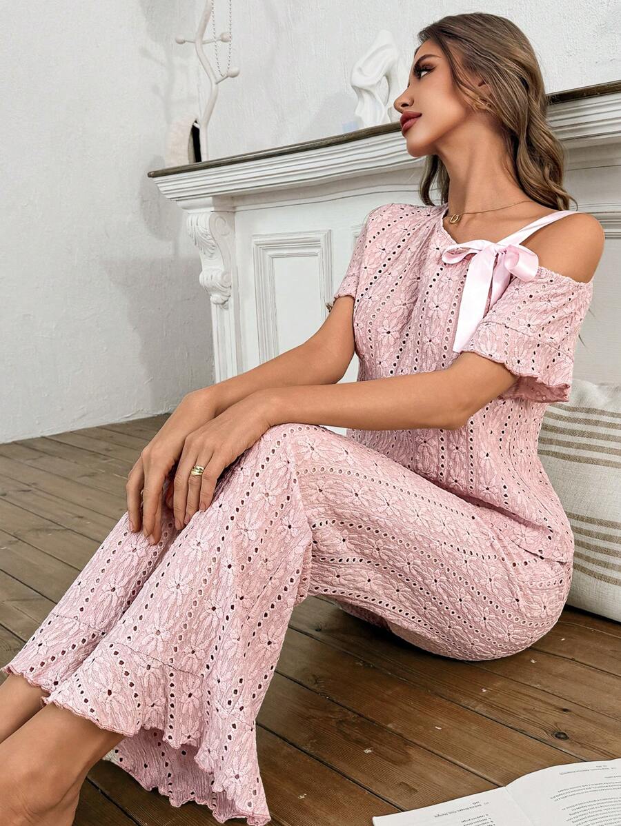SHEIN طقم ملابس منزلية قصيرة الأكمام مع ربطة عنق كاجوال