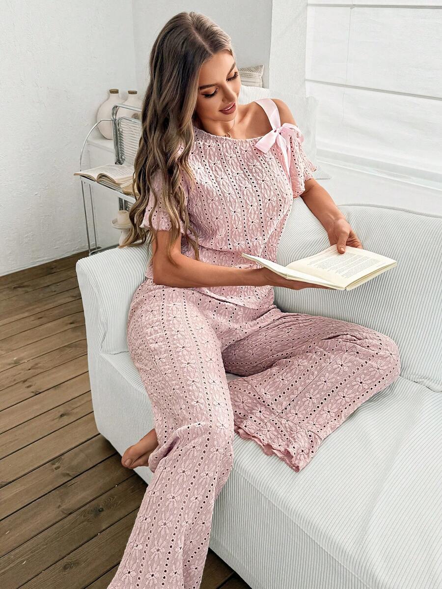 SHEIN طقم ملابس منزلية قصيرة الأكمام مع ربطة عنق كاجوال