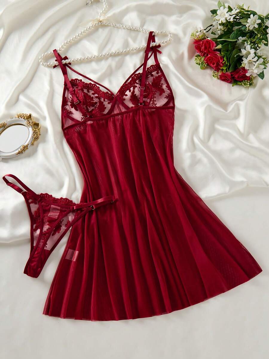 SHEIN طقم قطعتين باللون العنابي قميص نوم فاخر مطرز بفيونكة