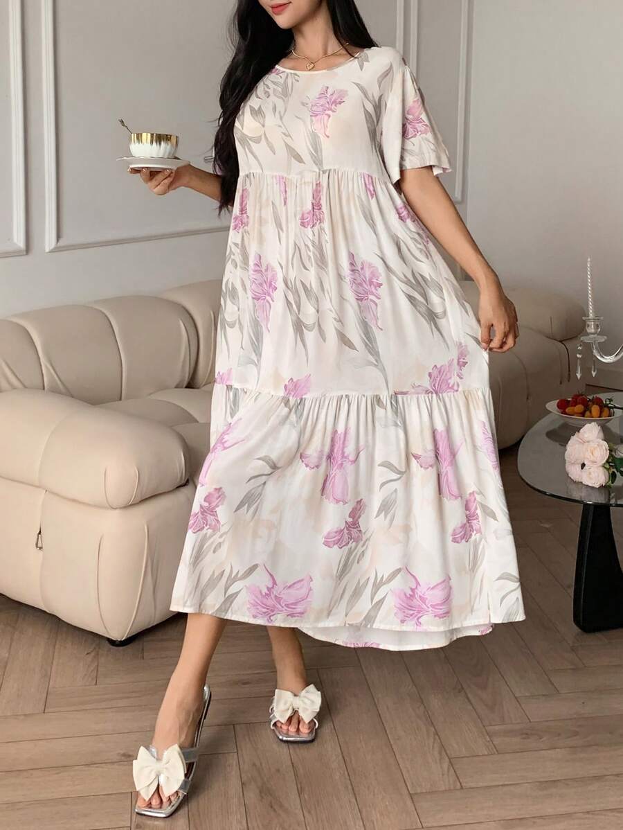 SHEIN فستان نوم بقصة فضفاضة بطبعة زهرية وأكمام قصيرة