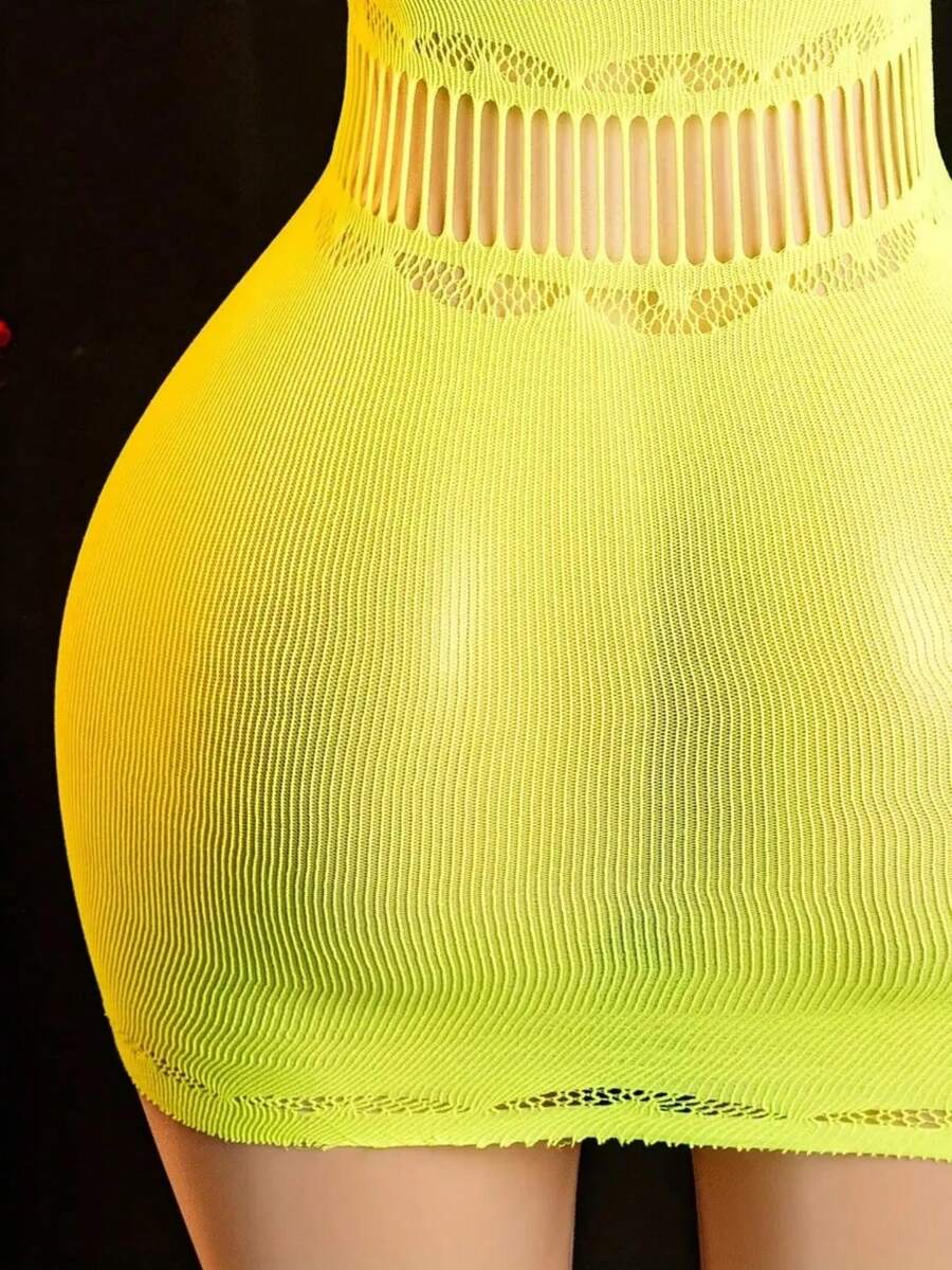 SHEIN طقم ملابس داخلية شبكي فلوريسنت مفتوح بين الأرجل وقابل للخلع