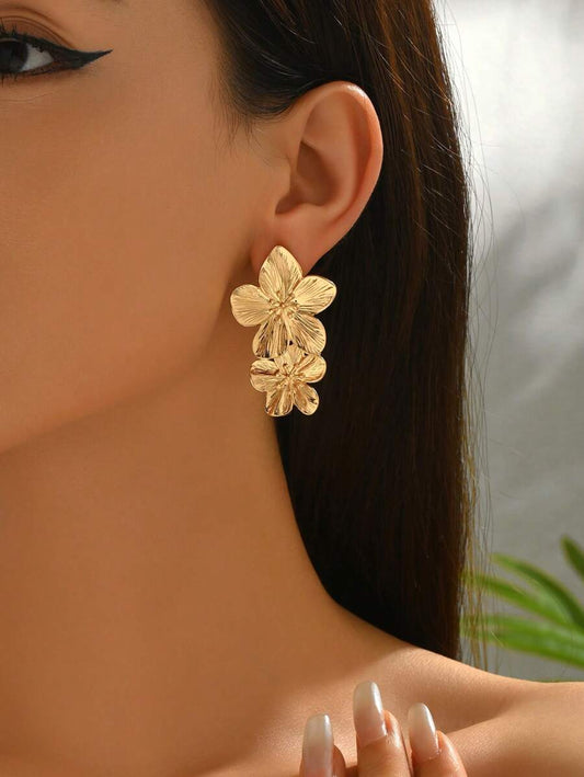 SHEIN زوج أقراط زهري عتيق
