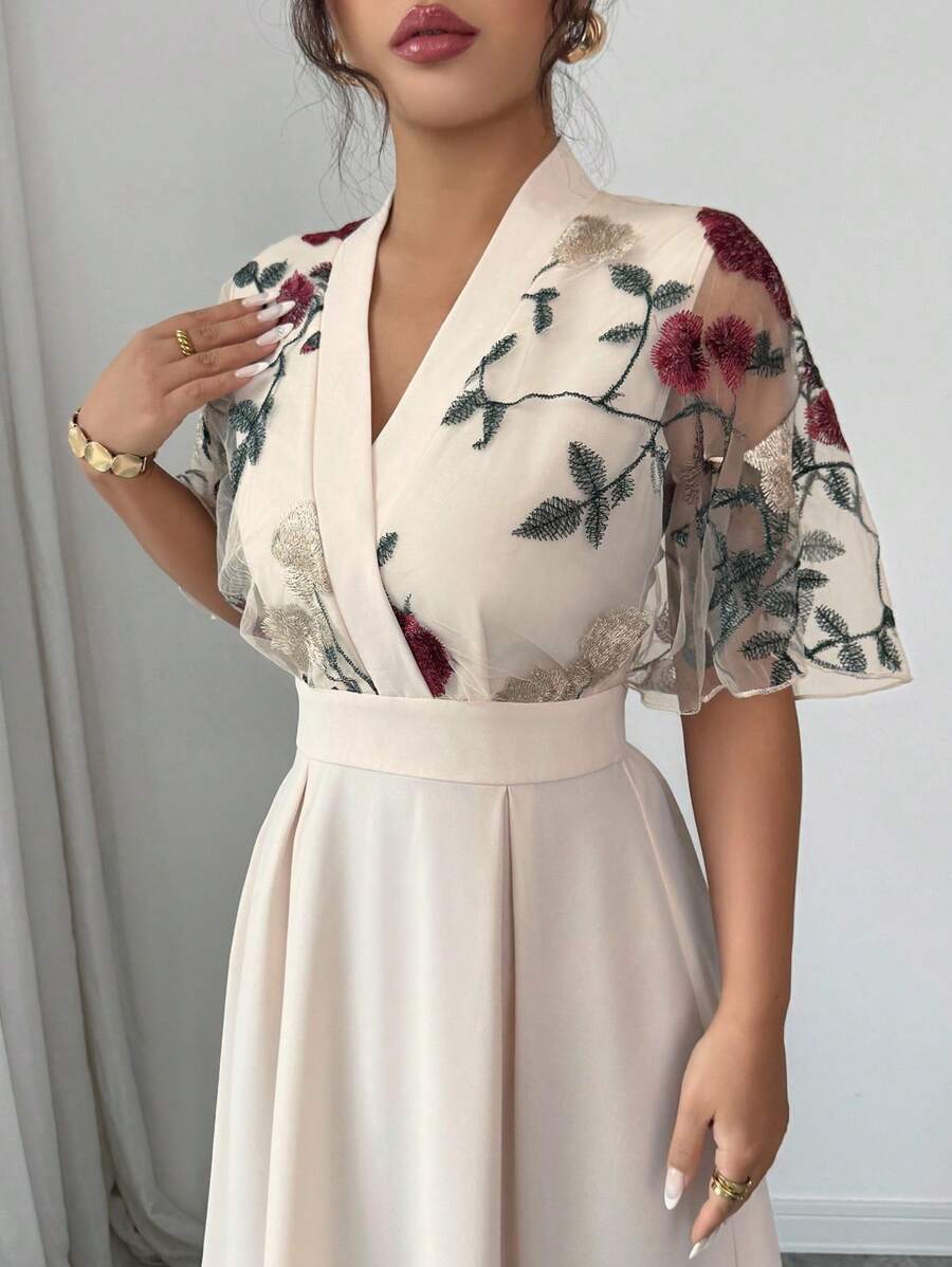 SHEIN Rafferiza فستان أنيق بغرز مطرزة على شبكة بلون بيج فاتح