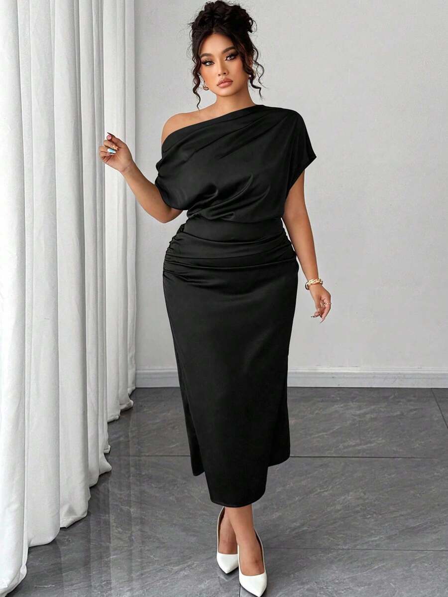 SHEIN Elenzga فستان أسود بأكتاف مكشوفة وخصر كشكش