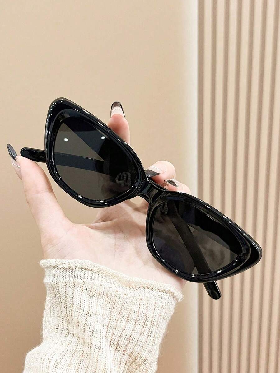 SHEIN نظارة شمس بتصميم عين القطة بإطار أسود