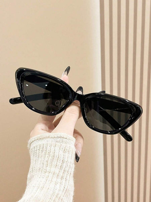 SHEIN نظارة شمس بتصميم عين القطة بإطار أسود