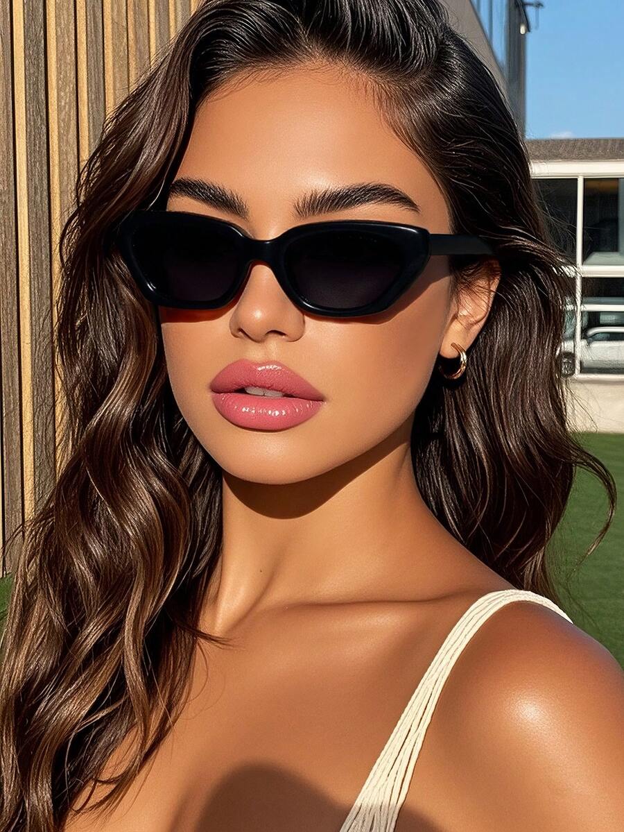 SHEIN نظارة شمس بتصميم عين القطة بإطار أسود
