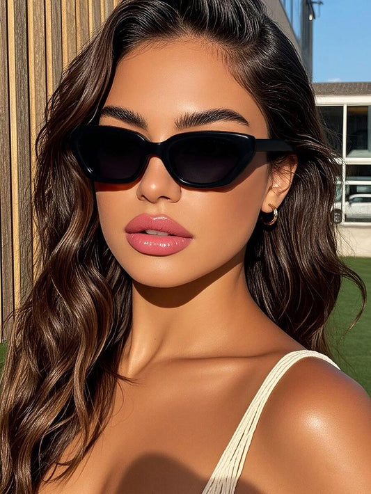 SHEIN نظارة شمس بتصميم عين القطة بإطار أسود