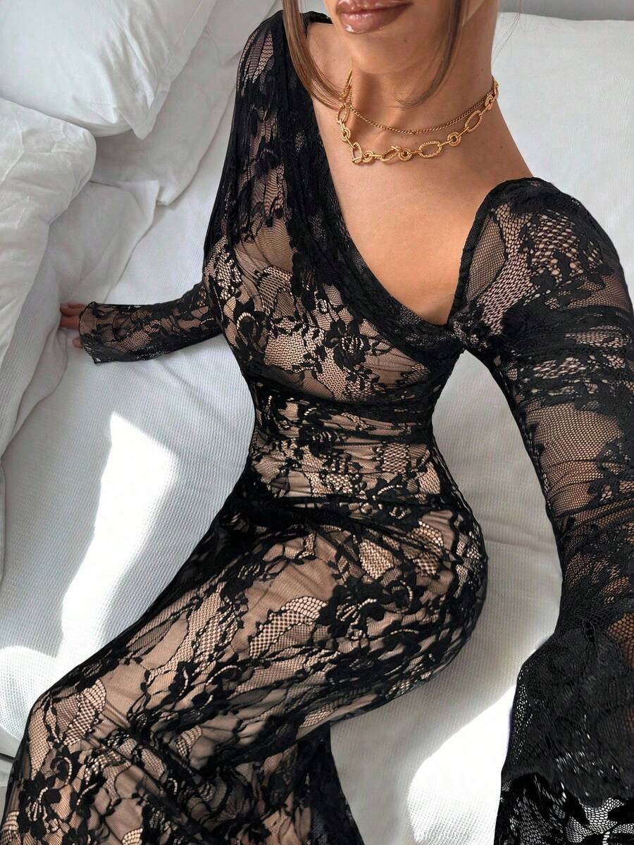 SHEIN Siren Gaze فستان أسود ضيق غير متماثل كتف عاري