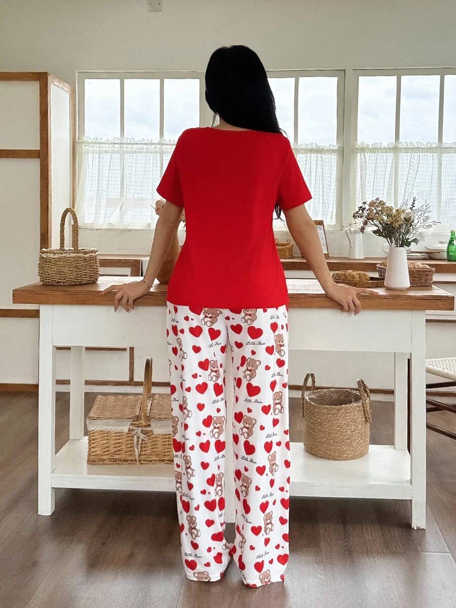 SHEIN طقم بيجامة بطبعة قلب دب بأكمام قصيرة وبنطلون طويل