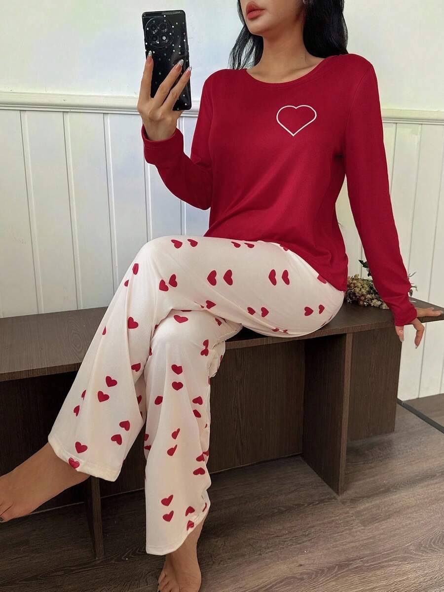 SHEIN بيجامة قطعتين بلوزة بأكمام طويلة وبنطلون بطبعة قلب