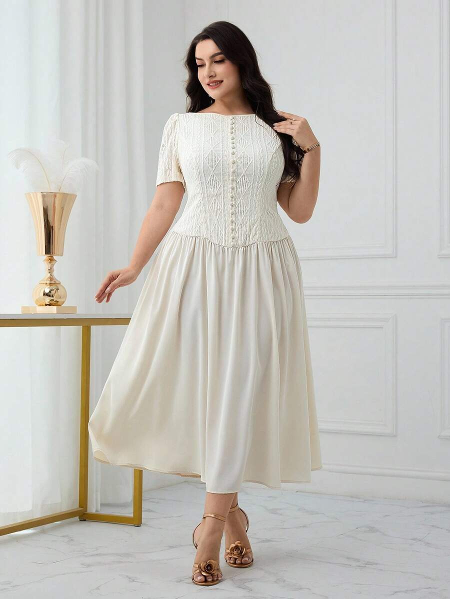 SHEIN Modelyn فستان للمقاسات كبيرة قصير الأكمام بياقة قارب ولون مشمشي