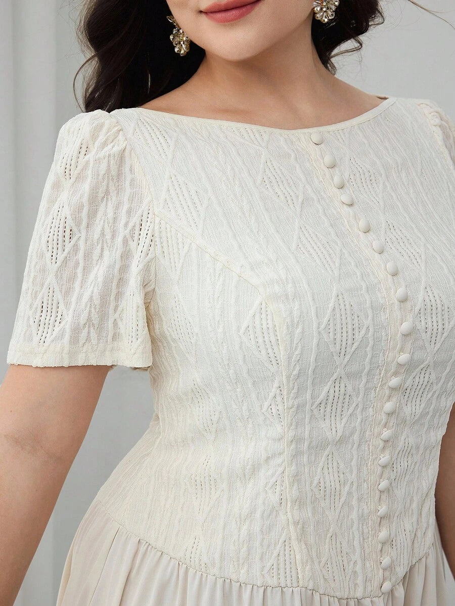 SHEIN Modelyn فستان للمقاسات كبيرة قصير الأكمام بياقة قارب ولون مشمشي