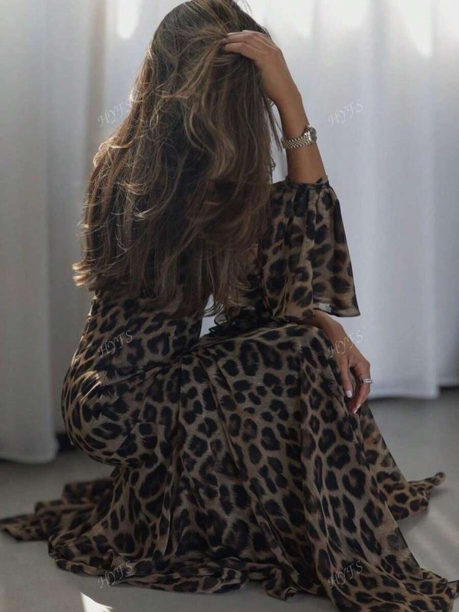 SHEIN فستان بطبعة نمر مع حافة مكرمشة وتجميع خصر