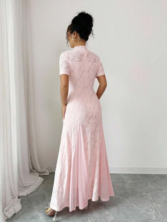 SHEIN Rafferiza فستان وردي قصير الأكمام مطرز بالدانتيل