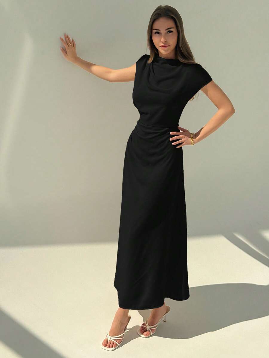 SHEIN Aloruh فستان أسود طويل بخصر رفيع