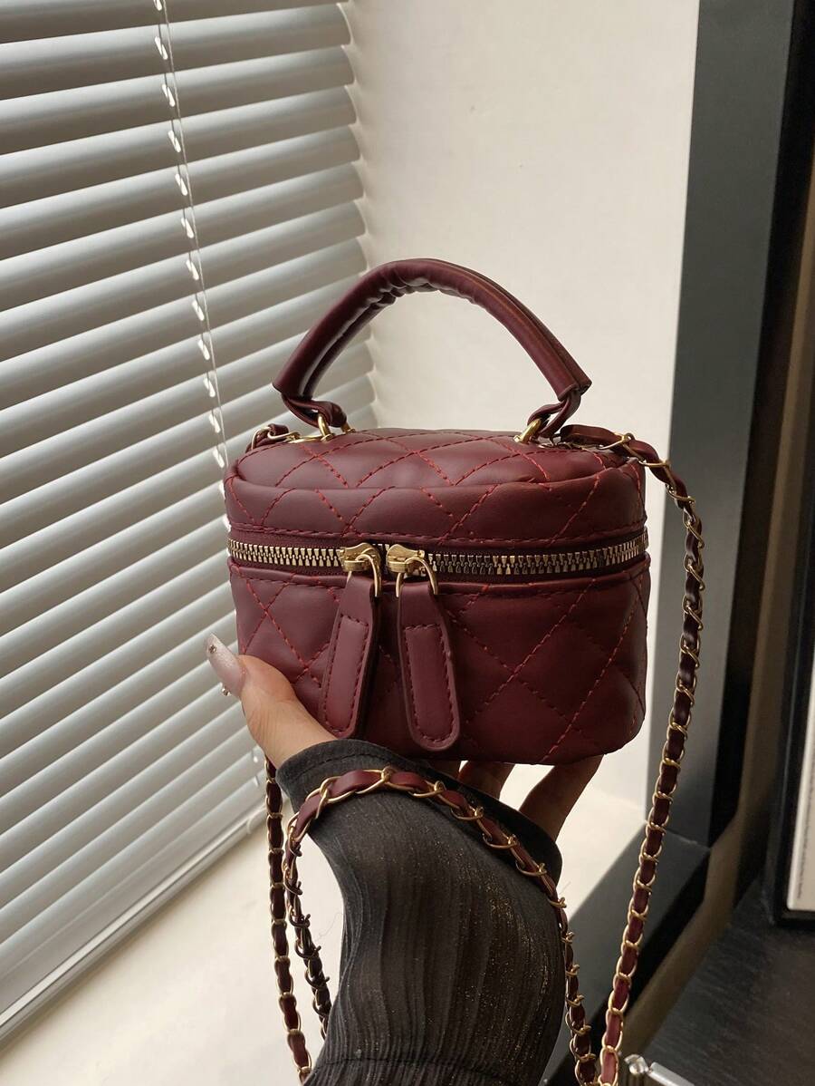 SHEIN حقيبة صغيرة مبطنة خفيفة الوزن بسلسلة