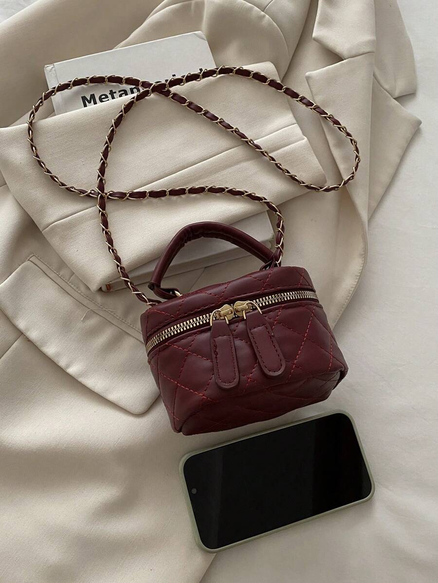 SHEIN حقيبة صغيرة مبطنة خفيفة الوزن بسلسلة