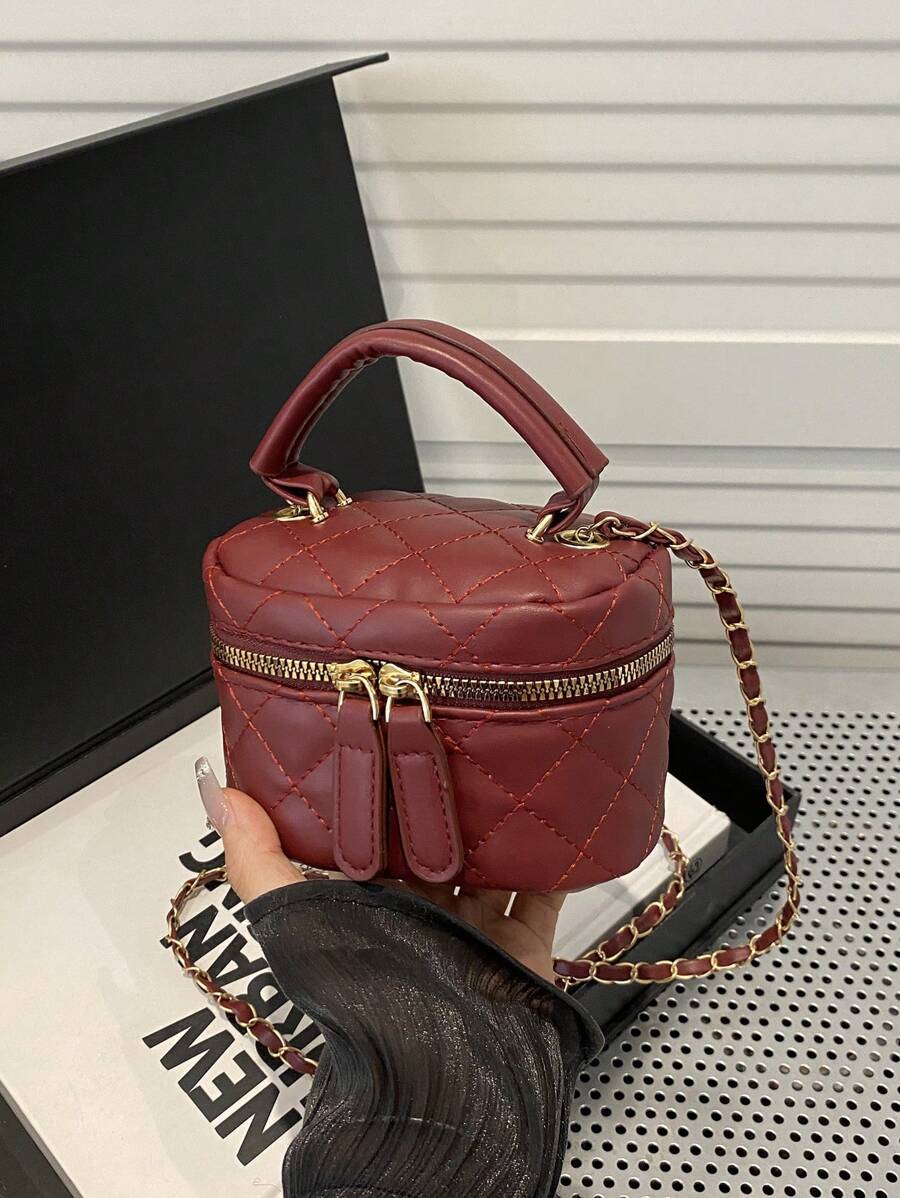 SHEIN حقيبة صغيرة مبطنة خفيفة الوزن بسلسلة