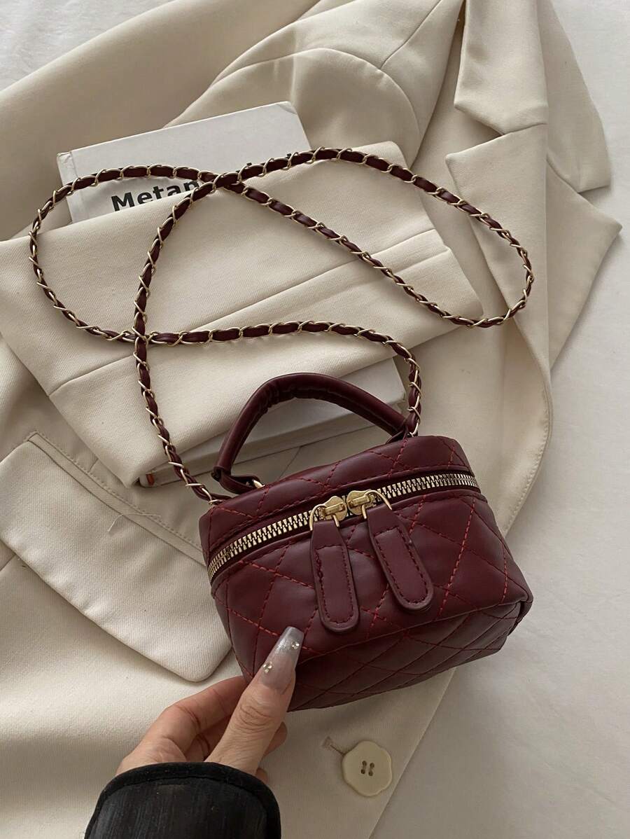 SHEIN حقيبة صغيرة مبطنة خفيفة الوزن بسلسلة
