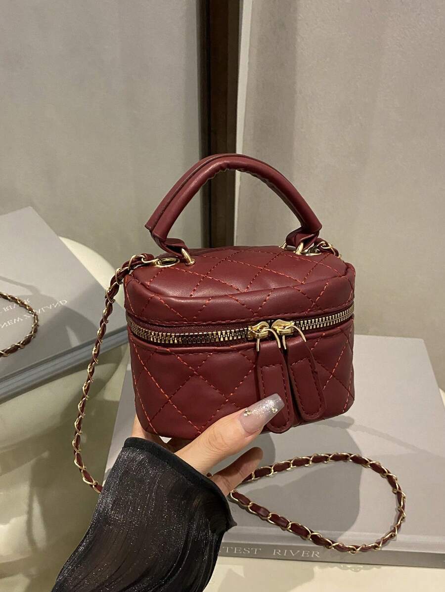 SHEIN حقيبة صغيرة مبطنة خفيفة الوزن بسلسلة