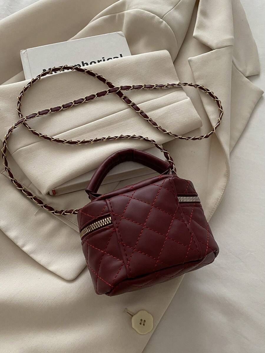 SHEIN حقيبة صغيرة مبطنة خفيفة الوزن بسلسلة