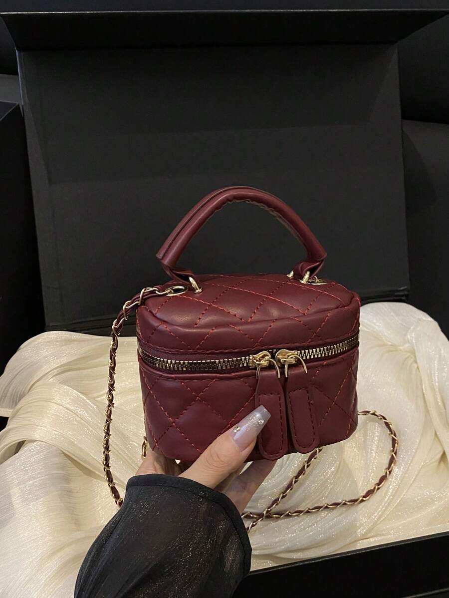 SHEIN حقيبة صغيرة مبطنة خفيفة الوزن بسلسلة