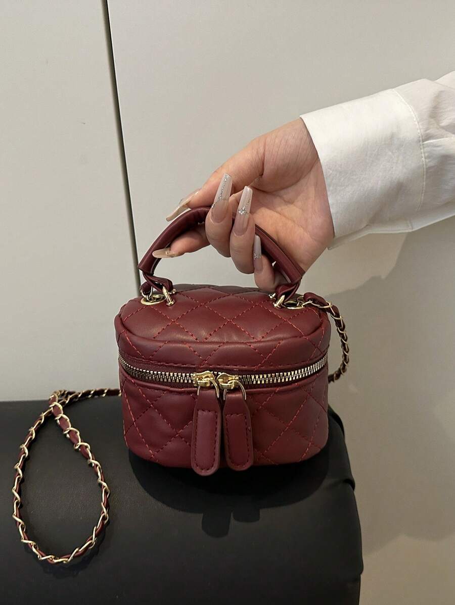 SHEIN حقيبة صغيرة مبطنة خفيفة الوزن بسلسلة