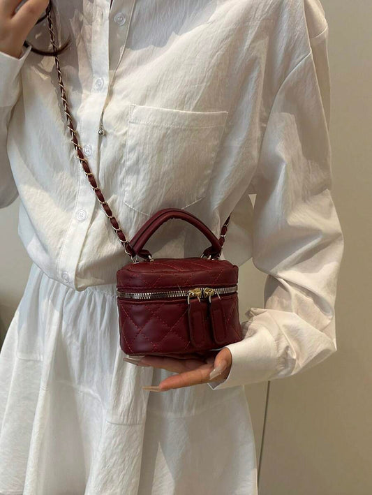 SHEIN حقيبة صغيرة مبطنة خفيفة الوزن بسلسلة