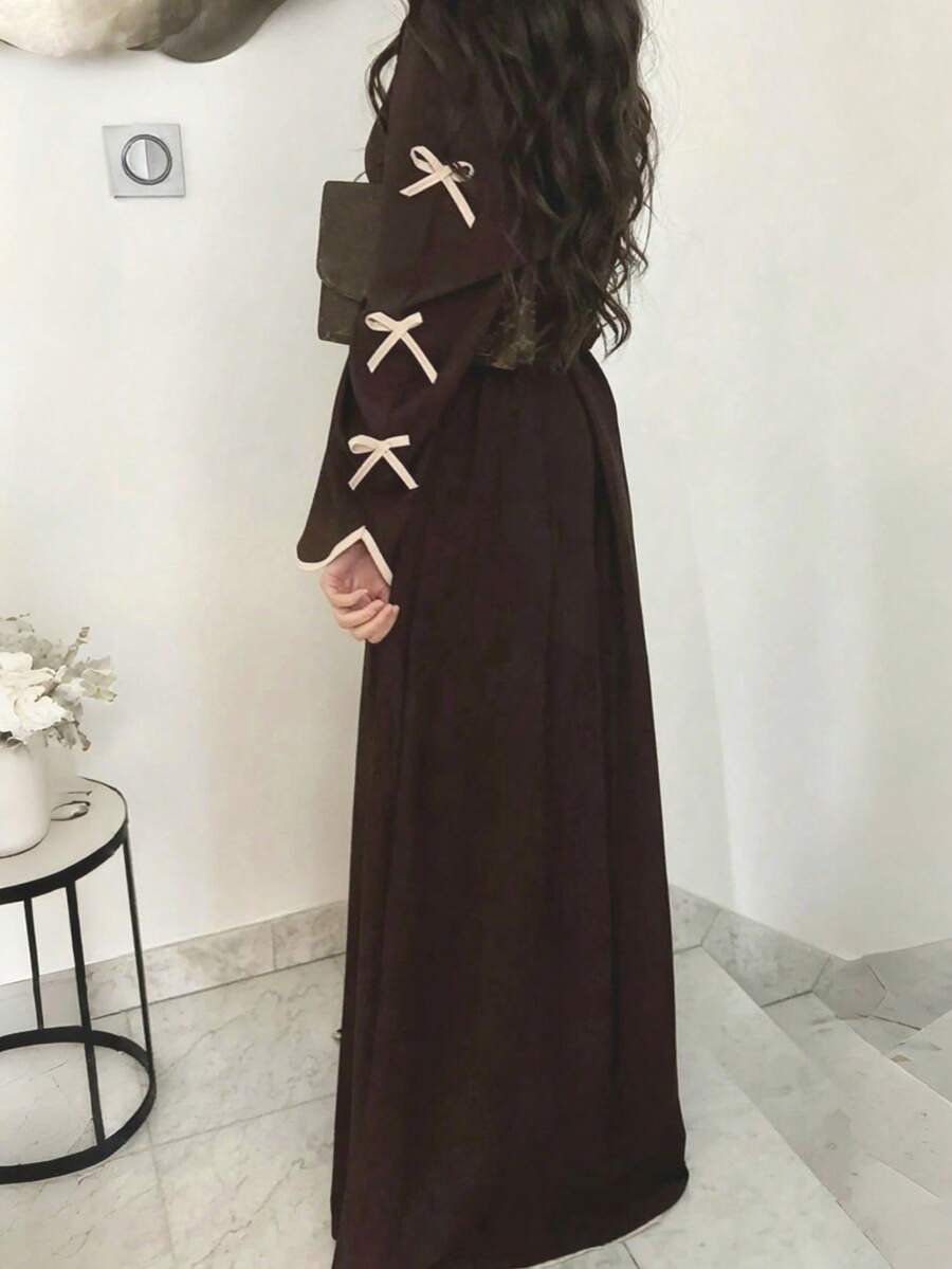 SHEIN SuofeiMan عباية بسيطة بلون بني داكن مع جاكيت كاجوال وحزام